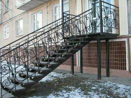 Металлическая лестница  для улицы