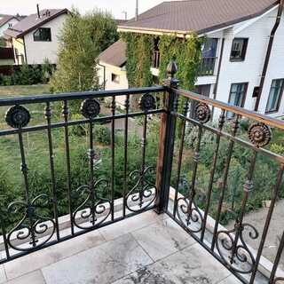 Металлический кованный забор для балкона