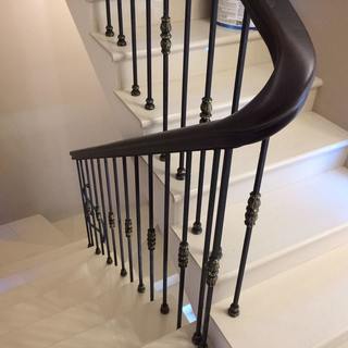 Кованные металлические перила для лестницы