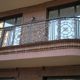 Балконные перила из металла