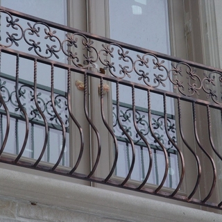 Металлические перила для балкона